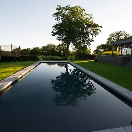 Espace Medissey Guest house 4*